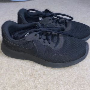 Woman’s Nike running sneakers
